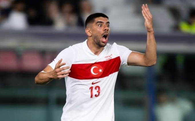 fenerbahceden cenk ozkacar hamlesi alternatif arayisi OMvJb9mn