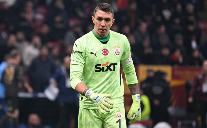 fernando muslera bulent korkmazi yakaladi yZ8IydwQ