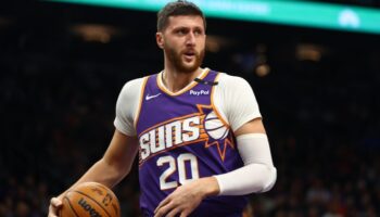 hawks suns ile jusuf nurkic icin gorustu LMQsxIIv