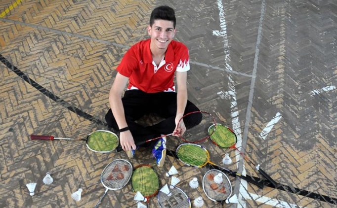 para badmintoncu sedat tumkaya misirda bronz madalya aldi imbwEXYZ