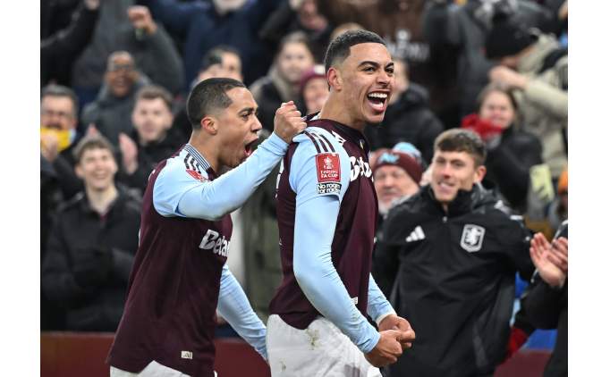 aston villa tottenhami yenerek bir ust turda QGRY5zPC