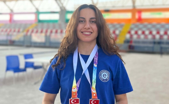 egeli sporcu beyza tatarli boccede sampiyon oldu OqZC339R