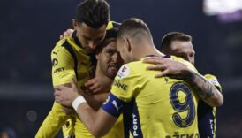 fenerbahcenin golculeri kadikoyu bayram yerine cevirdi Uvch3Yl7