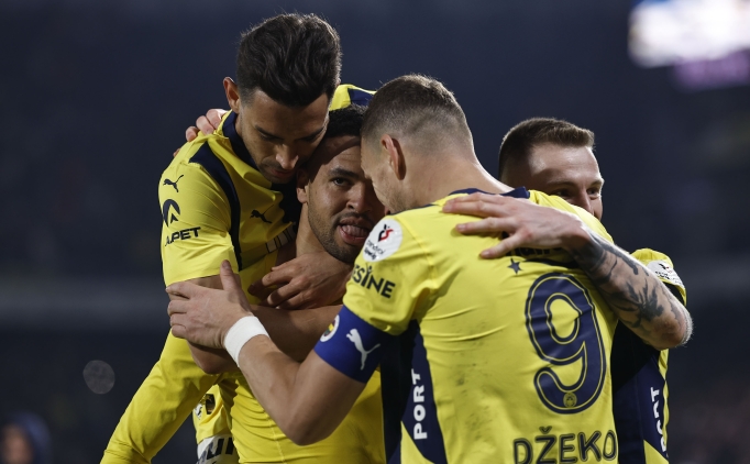 fenerbahcenin golculeri kadikoyu bayram yerine cevirdi Uvch3Yl7