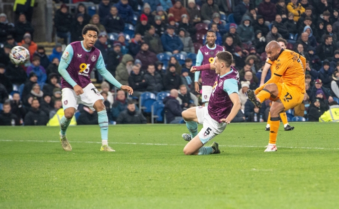 hull city deplasmanda burnleye boyun egdi