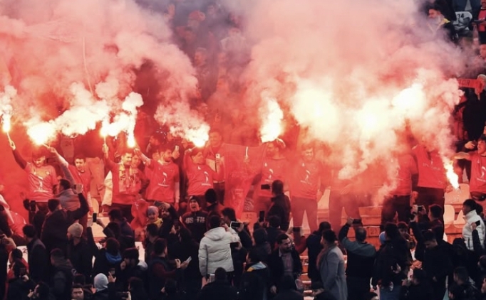 iranda oynanan persepolis traktor sazi macinda 2 gozalti n1f9VArS