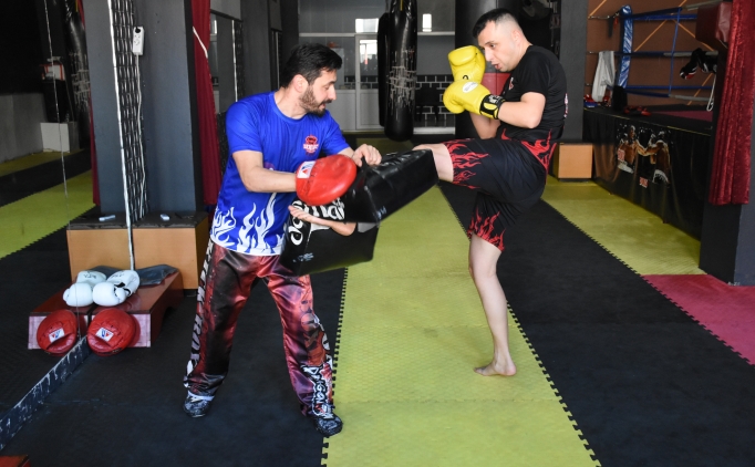 kilo vermek icin basladigi kick boksta bolge birincisi oldu mCMTTIef