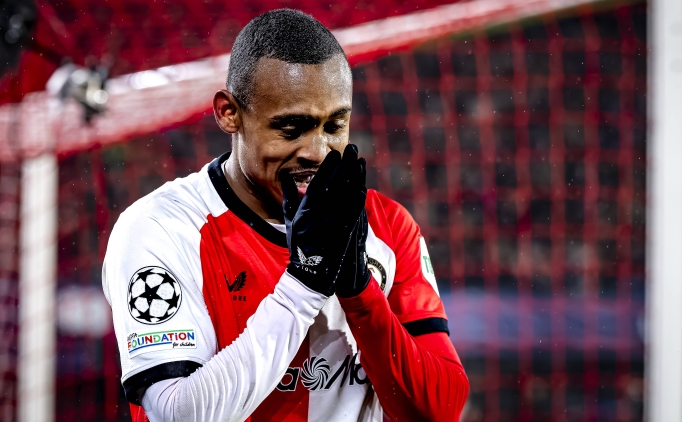 milan feyenoord stadyumundan cikamadi XNu6Hwt4