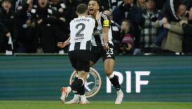 newcastle arsenali iki iki gecip finalde ChEX2LDr