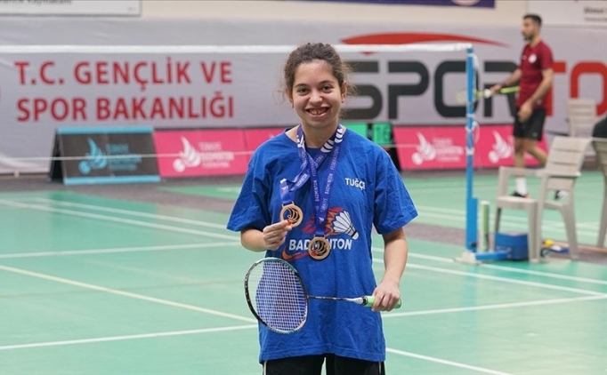 para badminton milli sporcusu tugce celik 2028 olimpiyatlarina hazirlaniyor