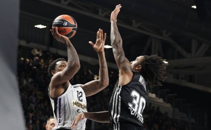 sterling brown italyada costu partizan bolognayi yikti 35AmVbOY