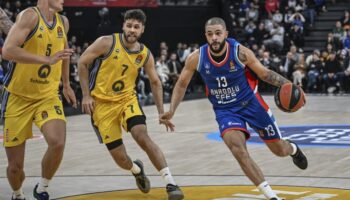 anadolu efes evinde alba berlini yikti JEPeP2Wn