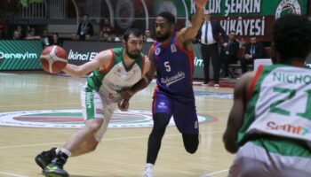 bahcesehir koleji yalova deplasmaninda galip fS53JISu
