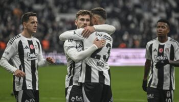besiktasta semih kilicsoy ucuncu golunu atti Nc9jYutA