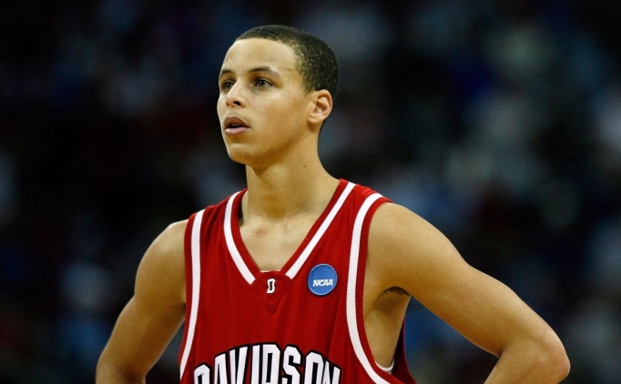 curry davidson universitesinde genel menajer yardimcisi oldu
