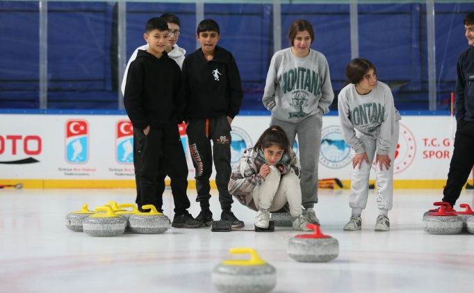 digorda cocuklar curlingle tanisiyor O9YYlPYN