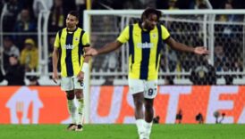 fenerbahce rangersa ilk kez kaybetti eN1PmPBD