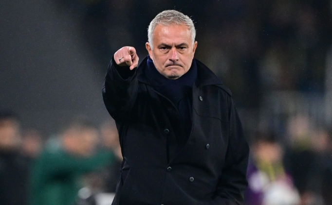 fenerbahce tribunlerinden mourinhoya destek