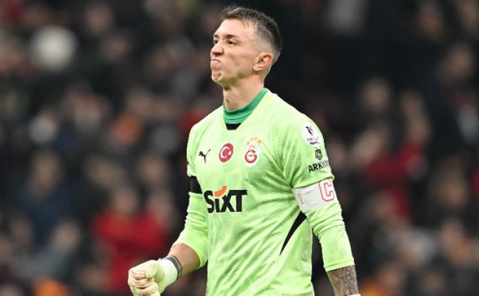 fernando muslera hepimiz osimhene mutesekkiriz ImhB1zOF