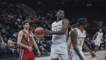 galatasaray karsiyakayi farkli gecti CGG93RkS