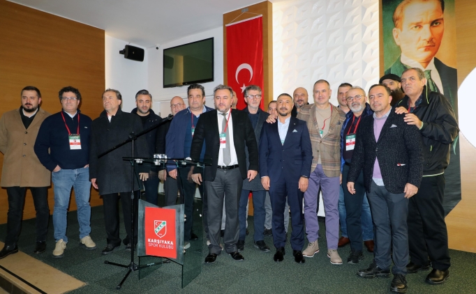 karsiyakada istifalar suruyor