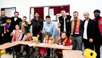 kayserisporda teknik heyet ile oyuncular ozel egitim okulunu ziyaret etti sVvpQvsG