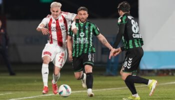 lider kocaelispor 10 kisi kaldigi macta 1 puani kapti KsGGCbc8