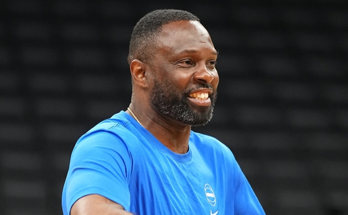 mavericks armstrong olayi sonrasi bir calisanini uzaklastirdi FmbM3s1K