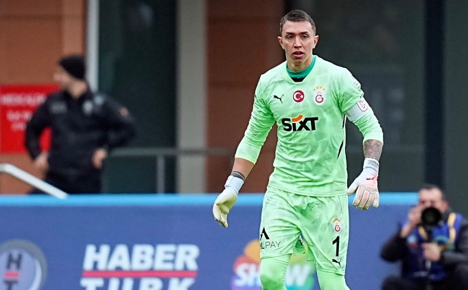 muslera duruma el koydu konsantre olalim 9ONajkZs