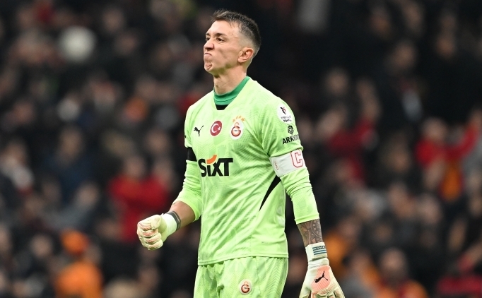 muslera takimi topluyor floryada toplanti IB5WjYQg