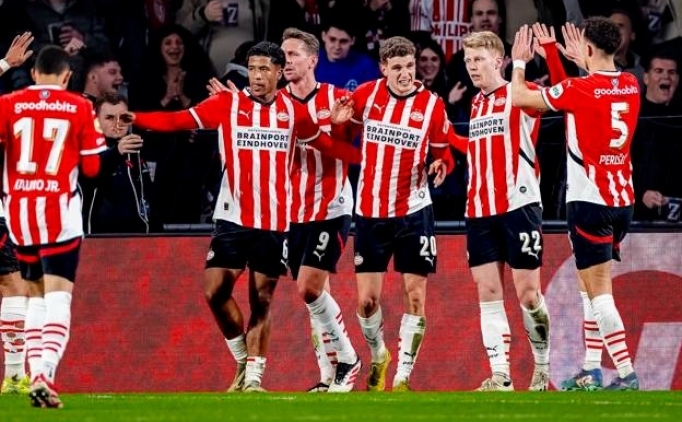 PSV, sahasında derin bir 'oh' çekti! 1 psv sahasinda derin bir oh cekti kOu6fibj