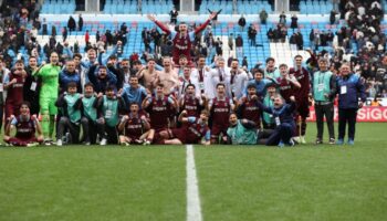 trabzonspor a takimi ve yoneticileri u19 takimini tebrik etti jKvLXpaH