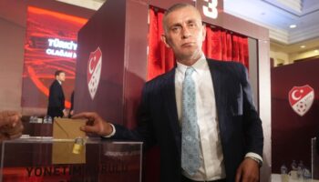 trabzonspor tribunlerinden tffye tepki 6XqxaFcR