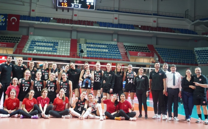 turk hava yollarinin hedefi cev kupasinda yari final IPXXRSZW