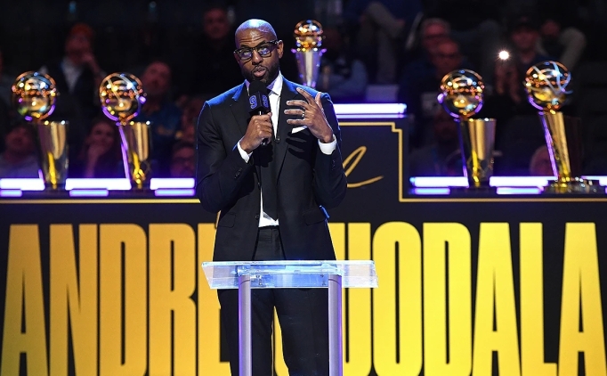 warriors andre iguodalain formasini emekli etti CCeU3lev