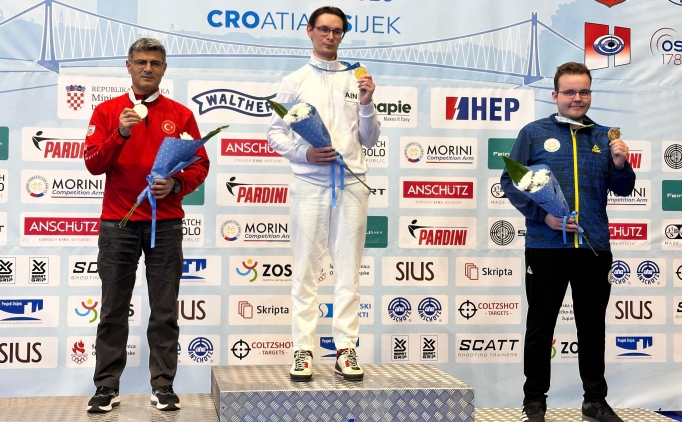 yusuf dikecten gumus madalya AvmyY1UV