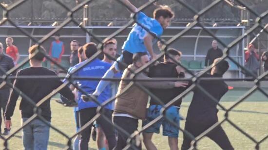 adanada amator futbol macinda kavga cikti 1 Om3WUCvA