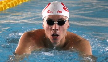 agrilari nedeniyle basladigi yuzmede olimpiyat sampiyonu oldu B4d7Vdih