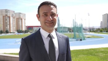 bayram yalcinkaya avrupa triatlon birliginin baskani secildi FDsNOXnj