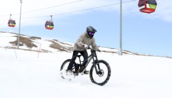 downhill sporculari erciyesin karla kapli pistlerinde guc depoluyor g4gwEbpq