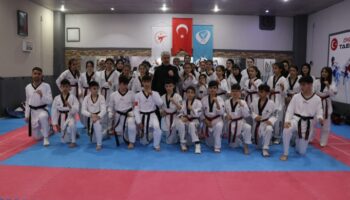 emekli ogretmen tekvandoda milli sporcular yetistiriyor b2WsGI6y