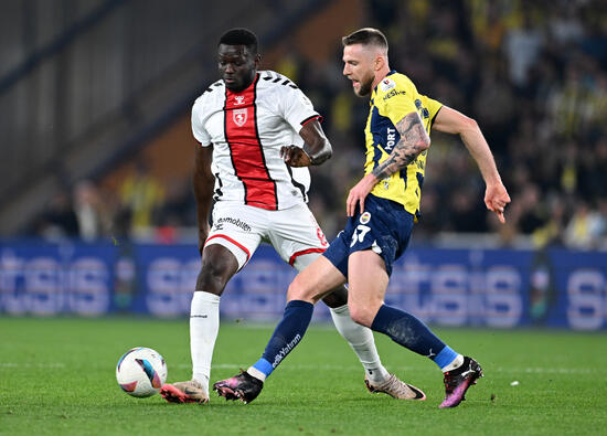 fenerbahce evinde samsunspora takildi ligde puan farki 9 0 MWmuBr13