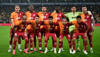 galatasaray derbilerde taraftarinin yuzunu gulduruyor R3D2AQEu