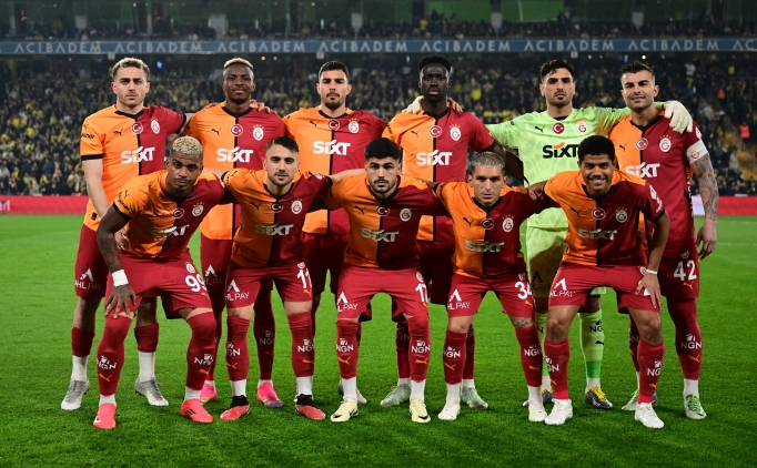 galatasaray derbilerde taraftarinin yuzunu gulduruyor R3D2AQEu