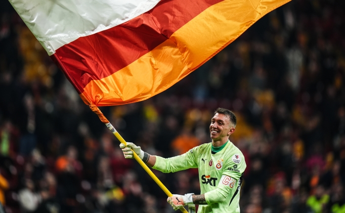 galatasarayda muslera sampiyonluk modunu acti R1KlVpvr