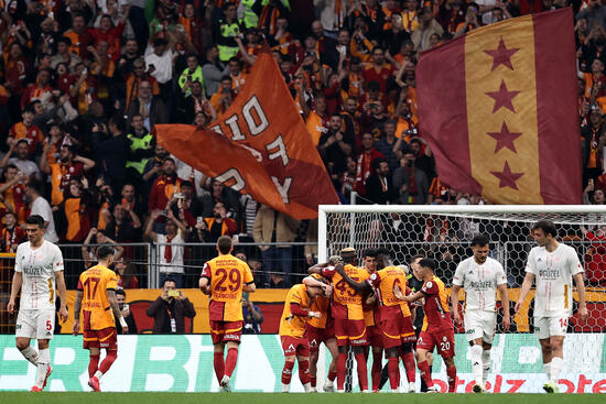 galatasaraydan antalyaspor karsisinda rahat galibiyet 4