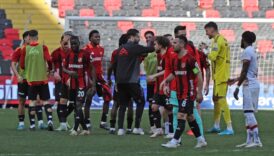 gaziantep fkde 3 futbolcu geri donuyor Ua2VVyue