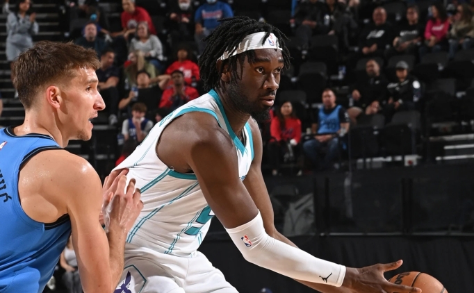 hornets mark williams icin teklifleri yeniden degerlendirecek ZlfAOL6Q