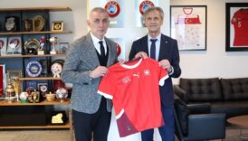 isvicre futbol federasyonundan haciosmanogluna ziyaret MRO93UEp