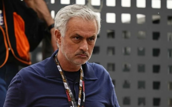 jose mourinho futbolcularini gecti 8 kart YWdy7Ppy